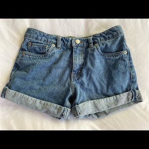 Levi’s shorty short in 14 reg